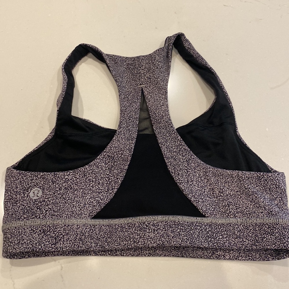 Lululemon size 4 bra great condition